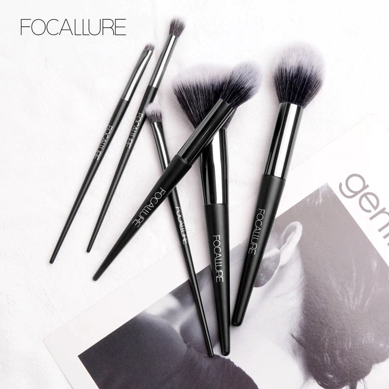 FA 70 - Focallure 06 Pcs Premium Makeup Brush Set