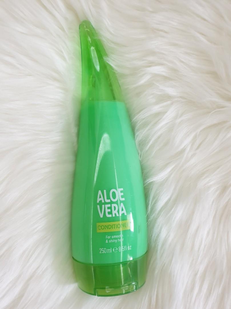 Xpel Aloe Vera Smooth and Shiny Hair Conditioner (250ml)